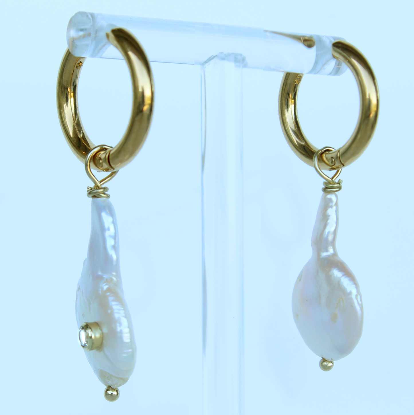 Baroque pearl with inset crystal