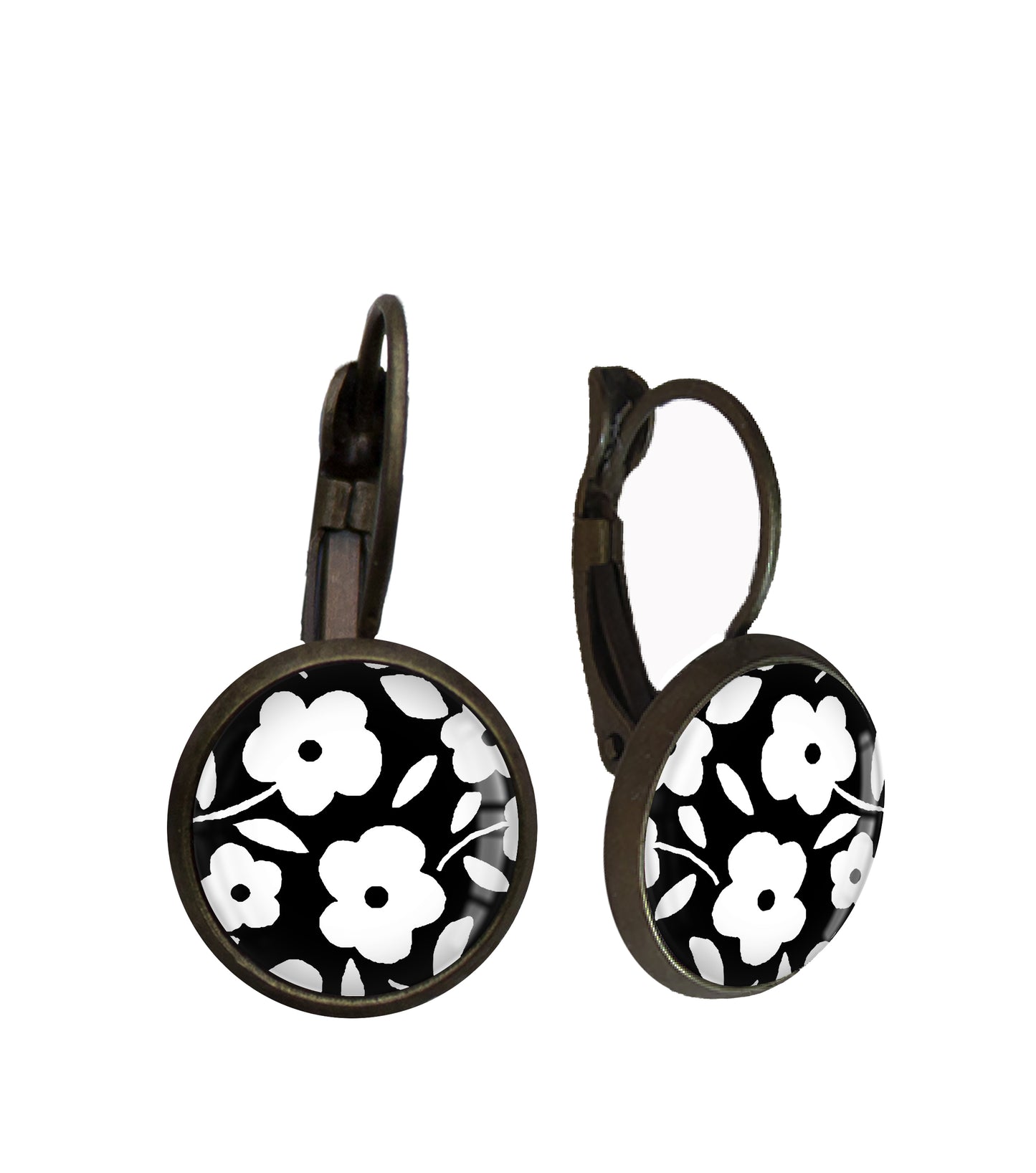White flower/black