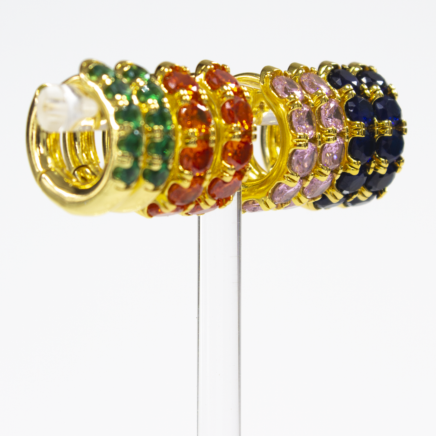 Cute little huggie earrings with pretty stones.