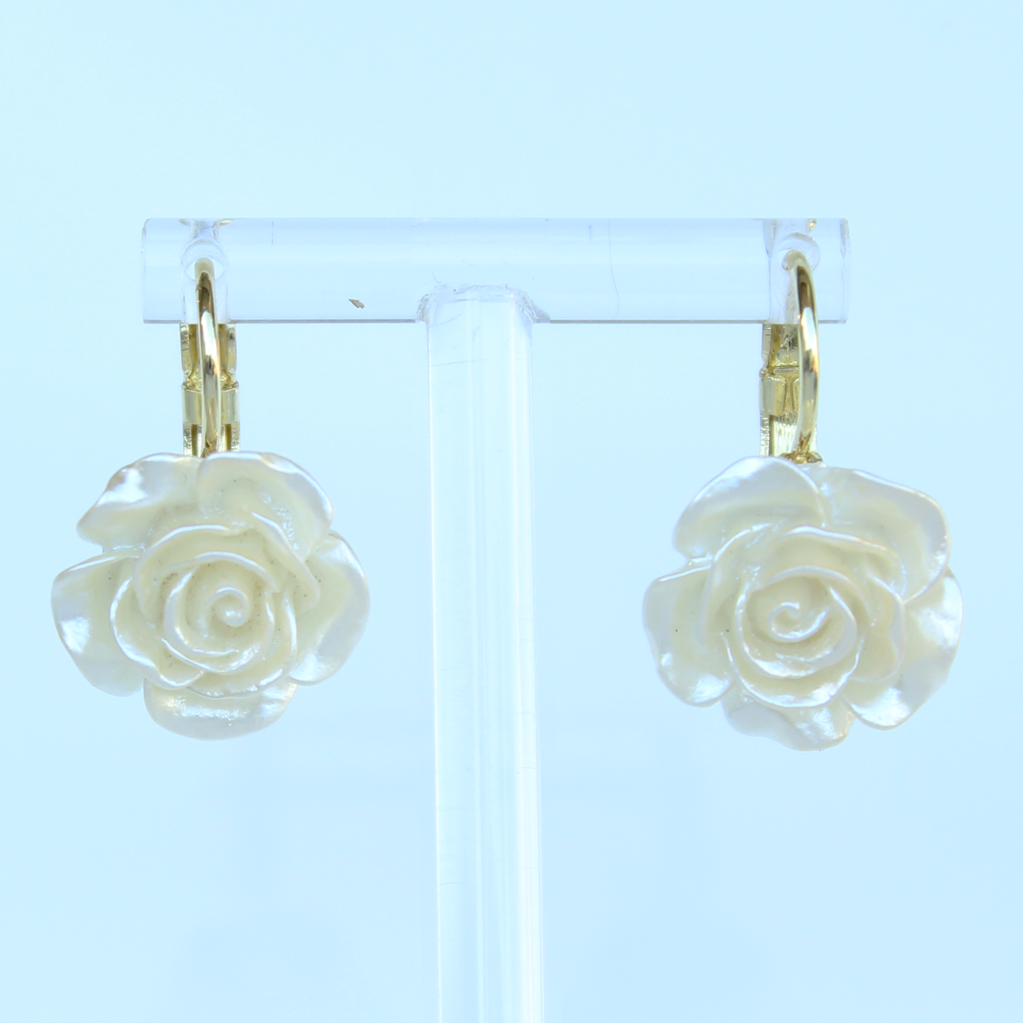 Romantic pearly roses